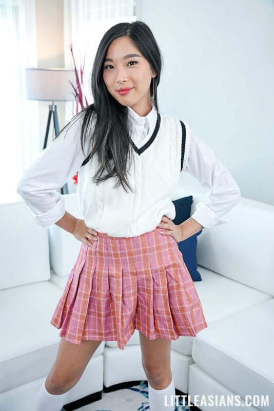 Tiểu sử Elle Lee: Vẻ đẹp tự nhiên và sự nghiệp đang lên